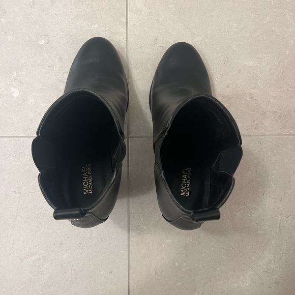 New Michael Kors
EVALINE HEELED BOOTIE - Picture 7 of 9